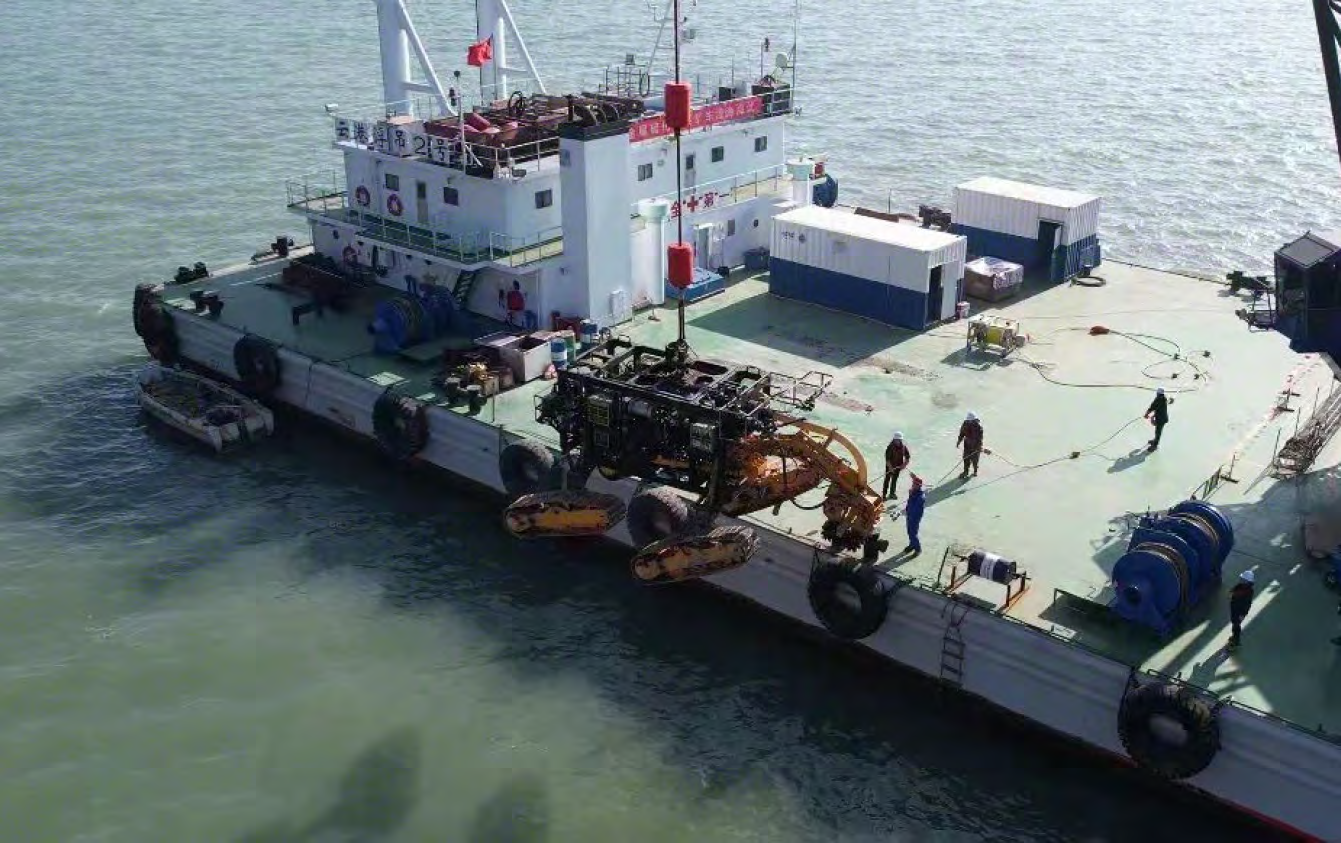 太湖實驗室深海采礦多金屬硫化物采礦車在連云港海州灣海域完成整車首次淺海試驗 朱吉鵬攝.png